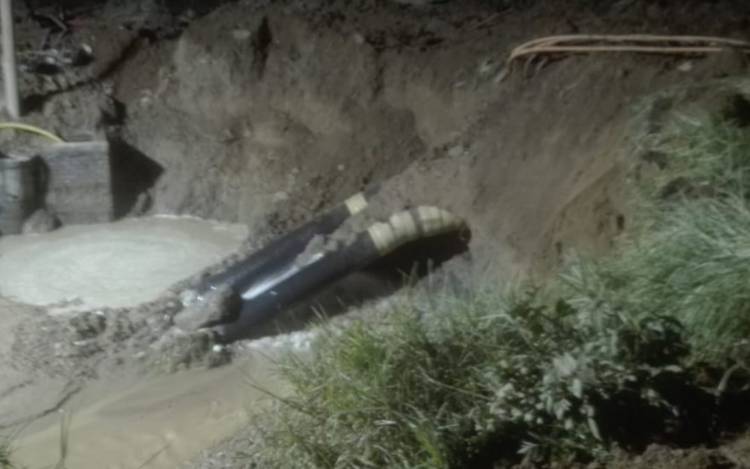 MAJOR BURST PIPE IN FOURWAYS